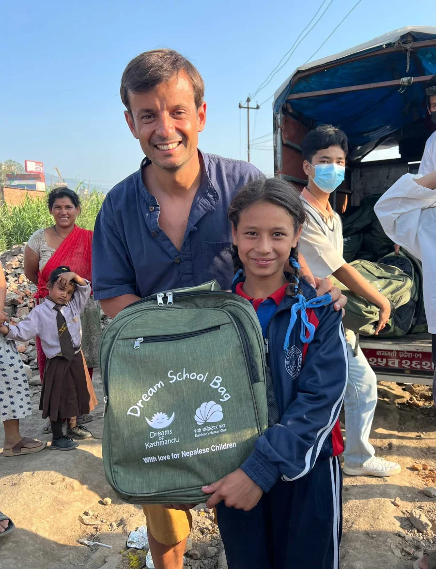 Os dois amigos que após o terramoto no Nepal decidiram ajudar a salvar um país