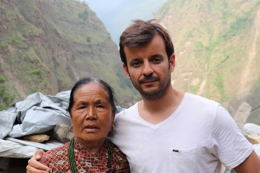 Mais de 270 pessoas continuam desaparecidas após sismos no Nepal